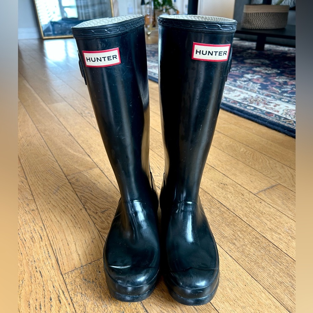 HUNTER rain boots women’s color black size 6